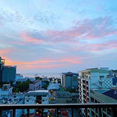The Base Seaview Holiday Inn Паттайя Номер фото