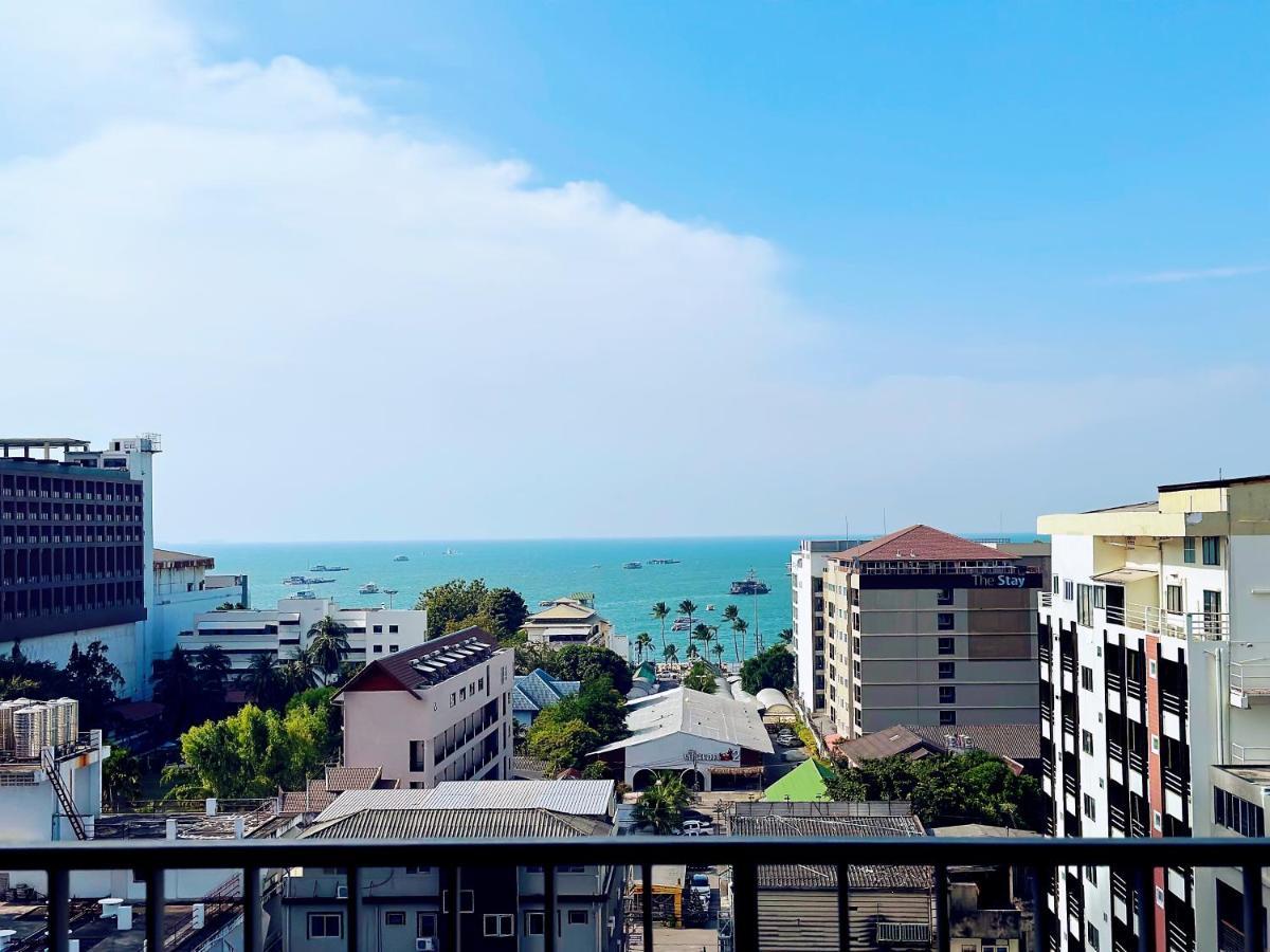 The Base Seaview Holiday Inn Паттайя Экстерьер фото